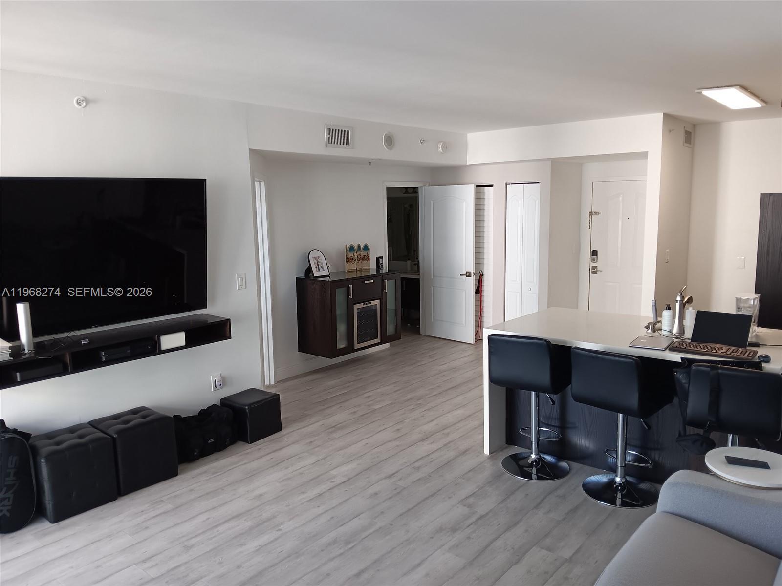 5085 NW 7th St # 1412, Miami FL 33126 photo 4