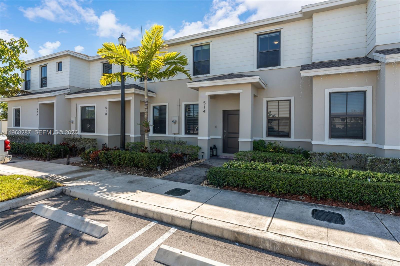 514 NE 12th St, Florida City FL 33034 photo 2