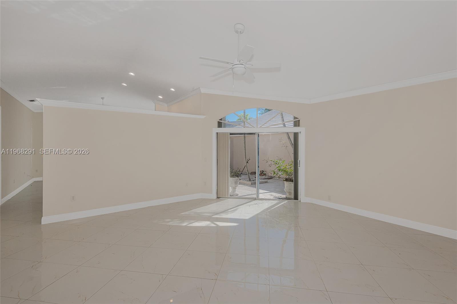 15251 Wilshire Way, Pembroke Pines FL 33027 photo 5