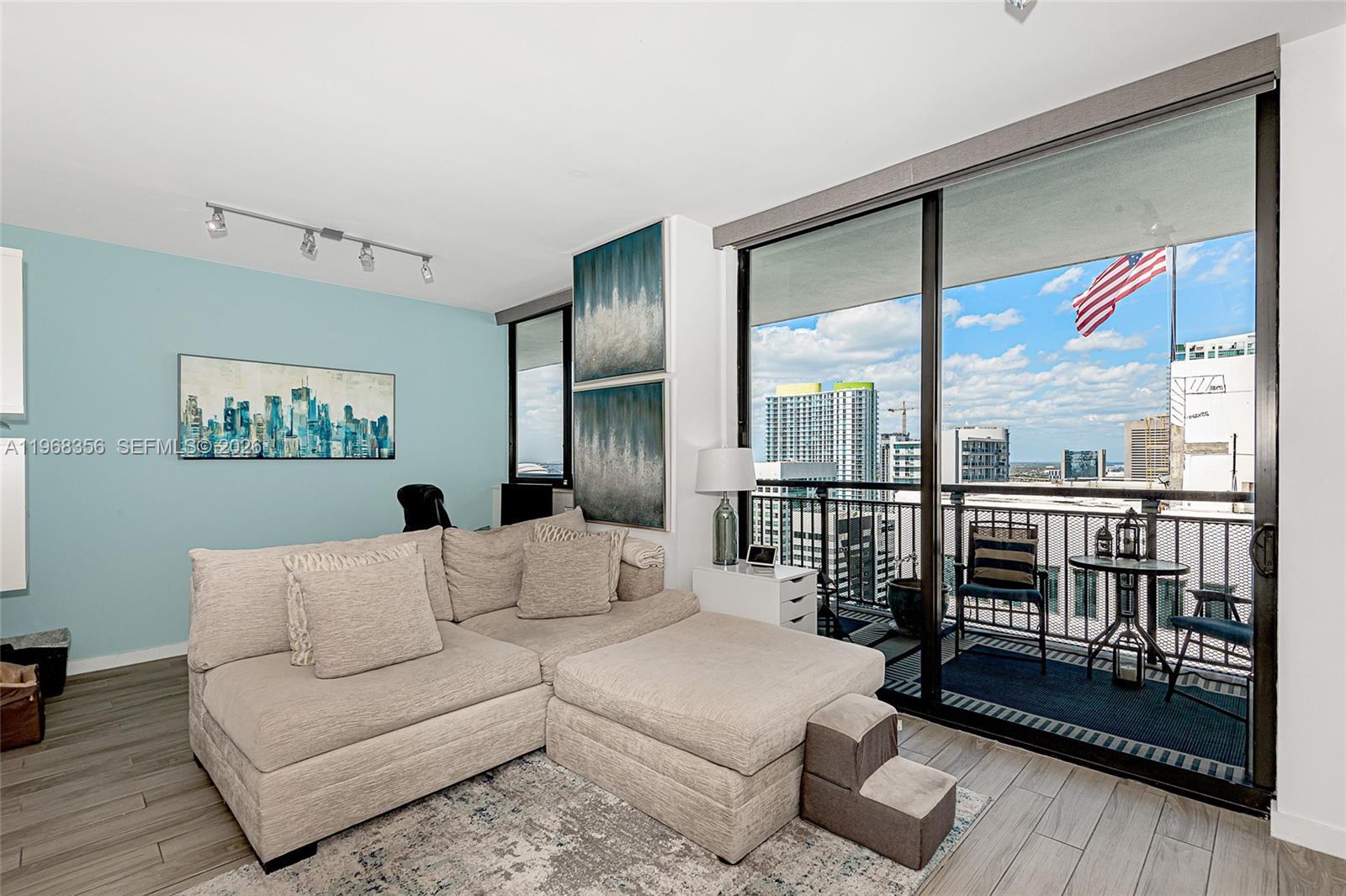 999 SW 1st Ave # 3215, Miami FL 33130 photo 4