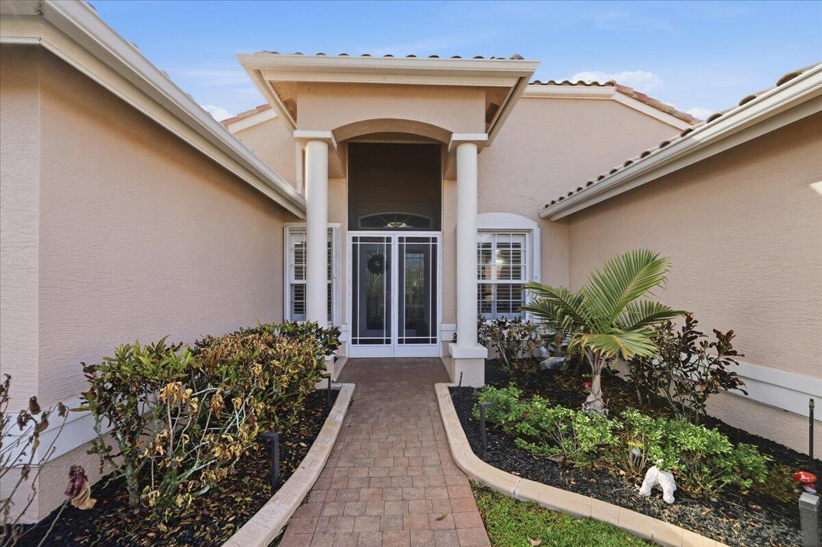 499 NW Blue Lake Drive, Port St. Lucie FL 34986 photo 2