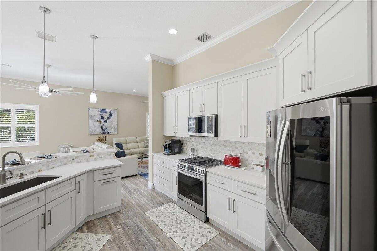 499 NW Blue Lake Drive, Port St. Lucie FL 34986 photo 3