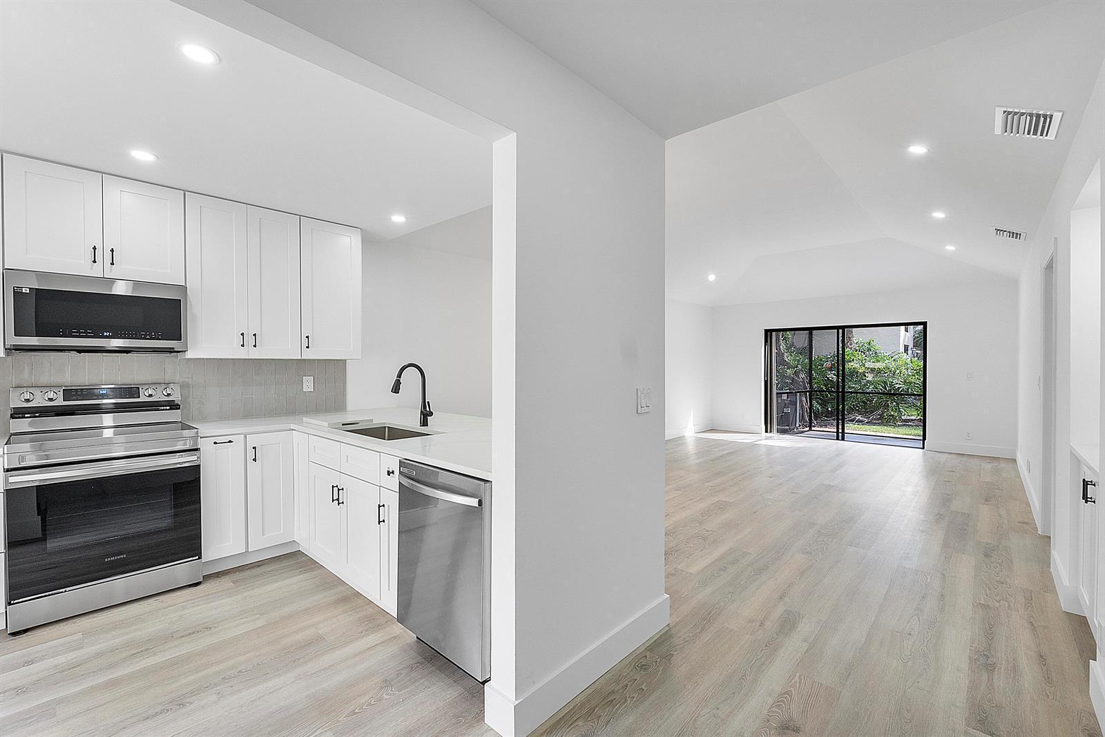 3127 Kingswood Terrace, Boca Raton FL 33431 photo 5