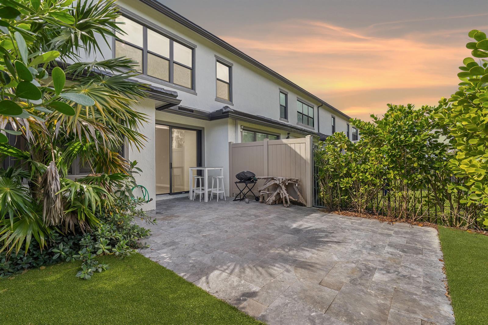 2147 Appleton Circle N, Oakland Park FL 33309 photo 2