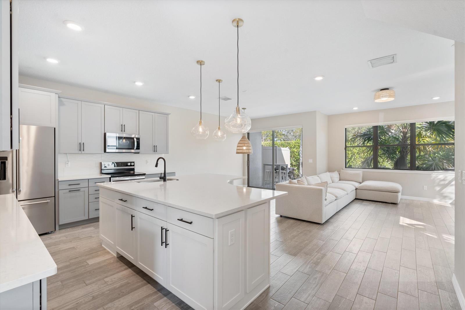 2147 Appleton Circle N, Oakland Park FL 33309 photo 3