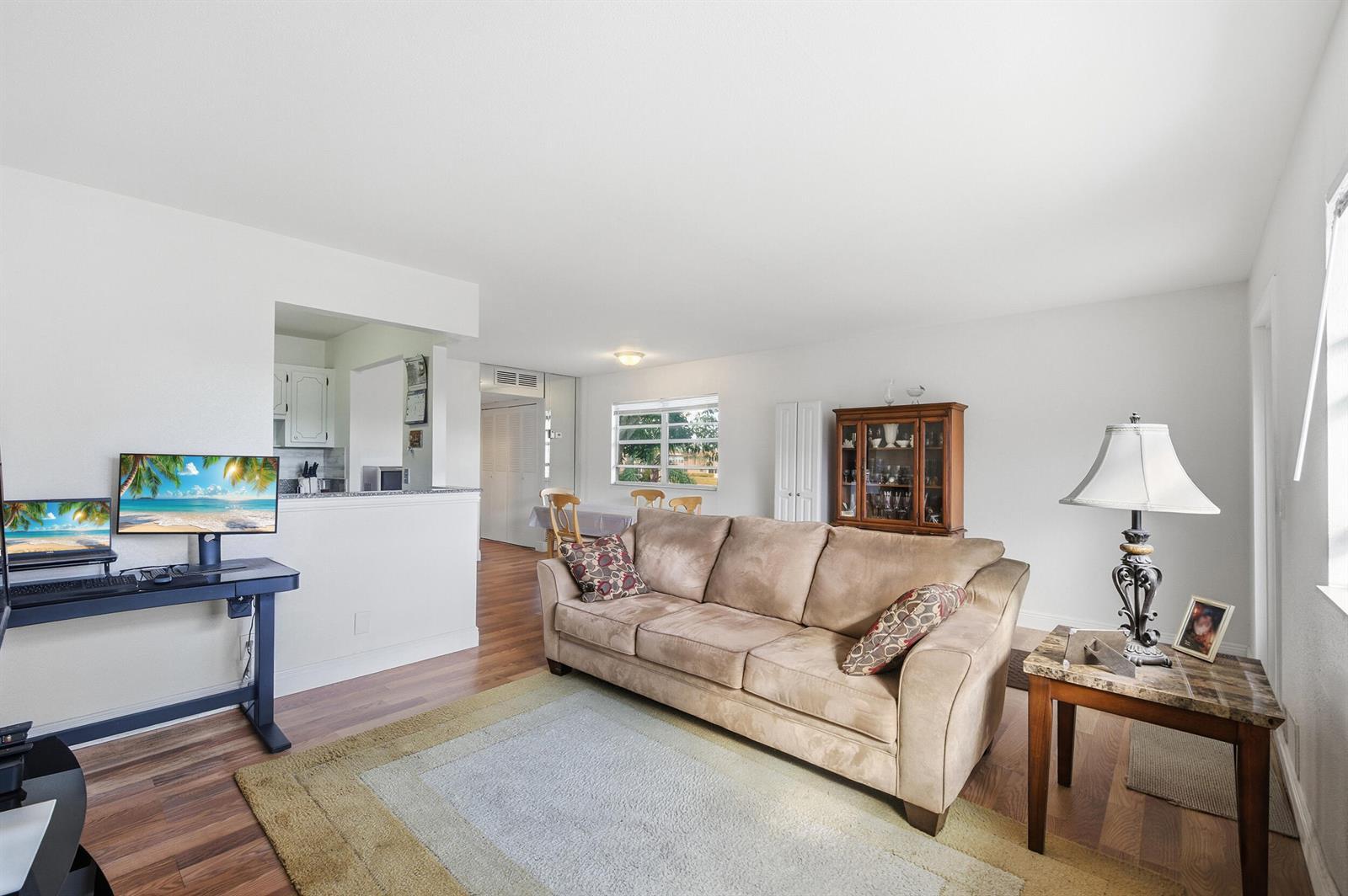 142 Monaco C, Delray Beach FL 33446 photo 5