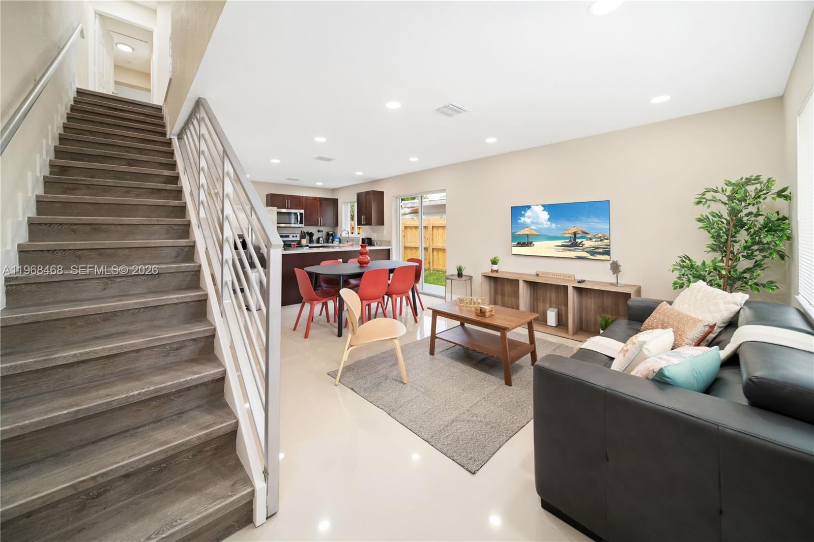 1185 NE 111th St, Miami FL 33161 photo 2