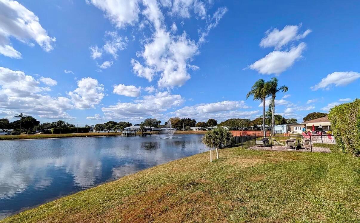 370 High Point Boulevard # C, Delray Beach FL 33445 photo 2
