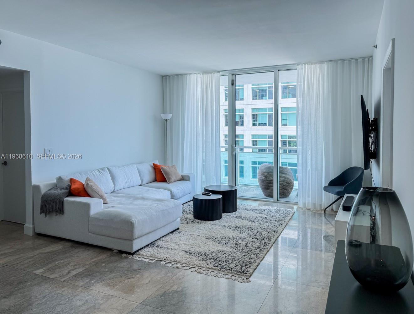 950 Brickell Bay Dr # 1504, Miami FL 33131 photo 4