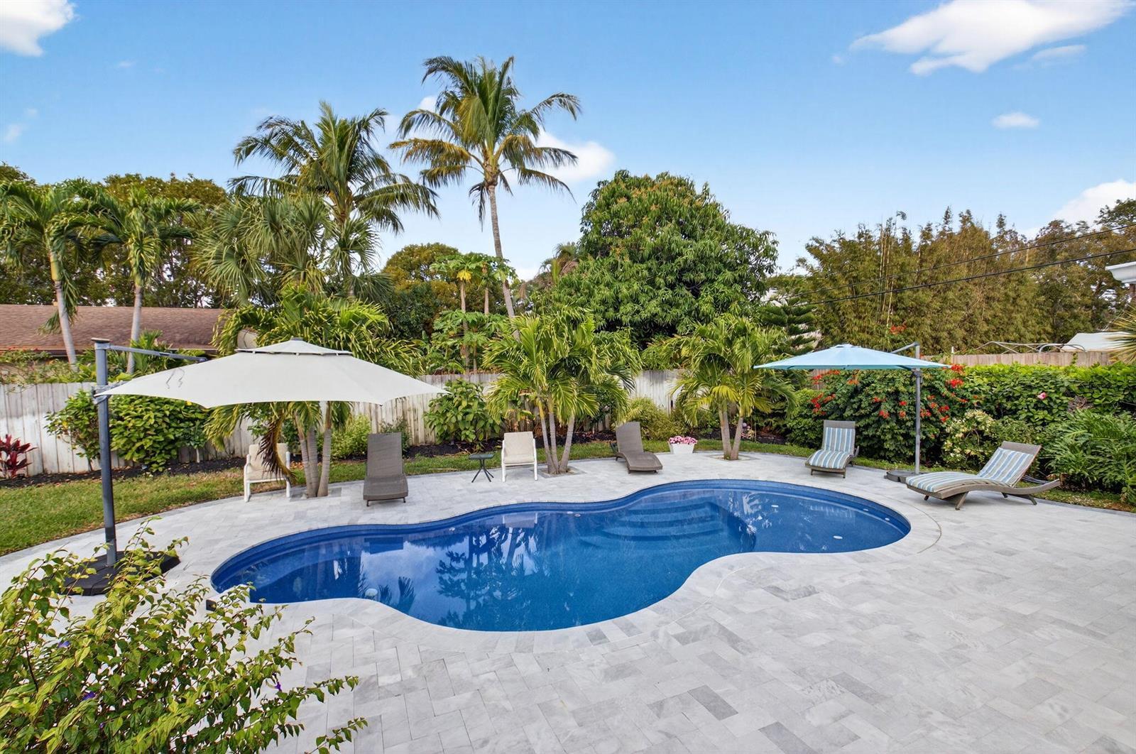233 NE 12th Street NE, Delray Beach FL 33444 photo 2