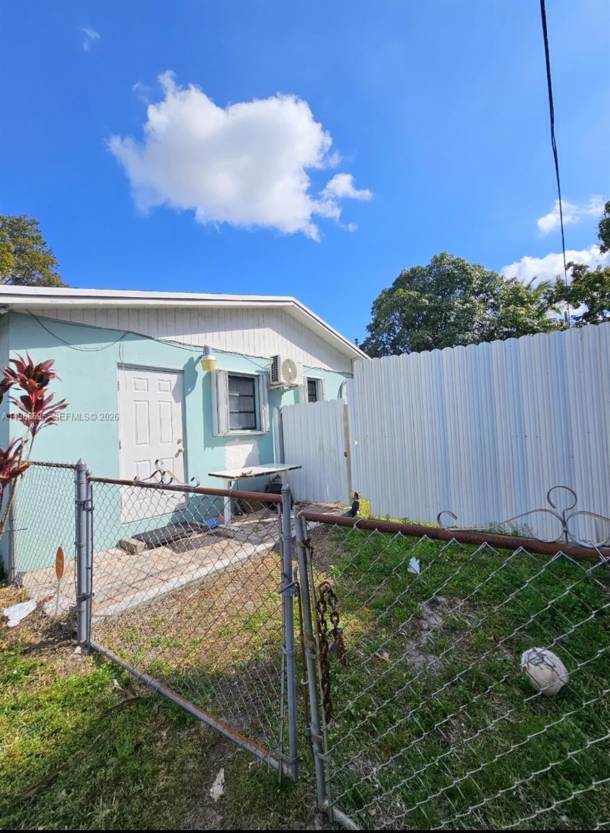 1760 NW 135th St, Miami FL 33167 photo 3