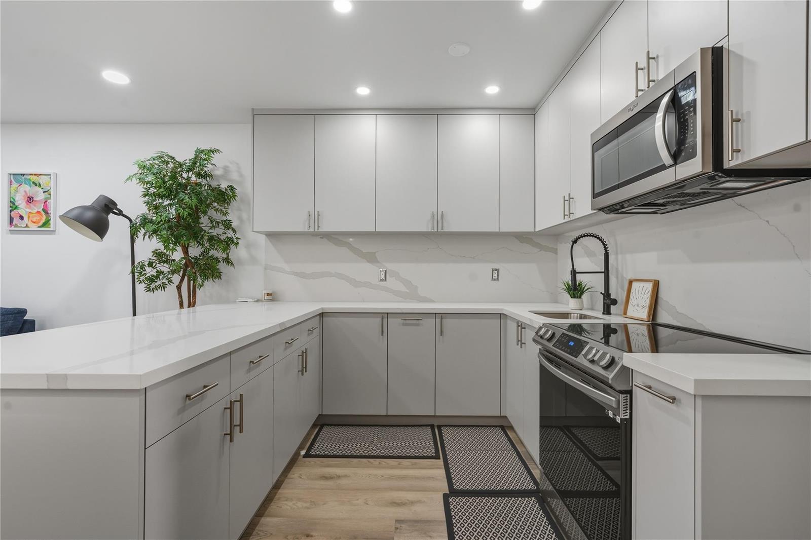 900 SW 10 Terrace # 11S, Hallandale Beach FL 33009