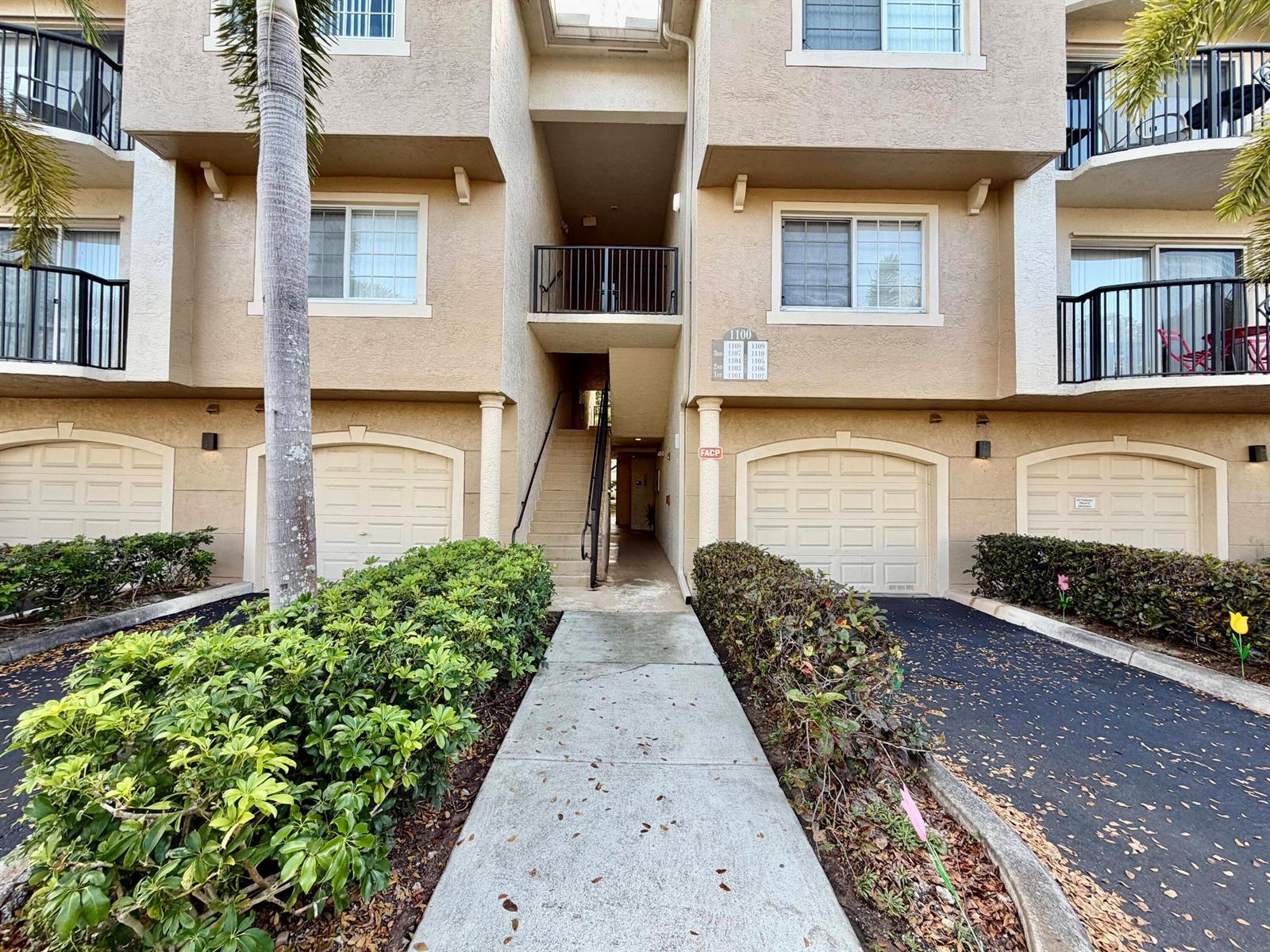 1100 Crestwood Court S # 1108, Royal Palm Beach FL 33411