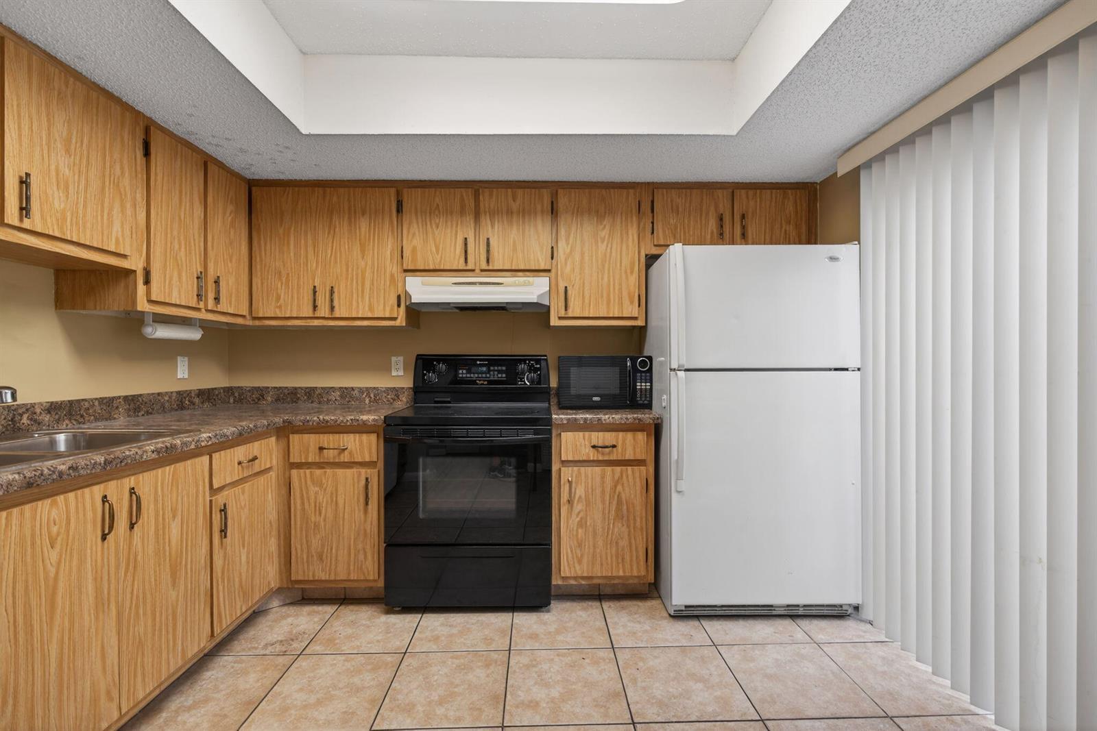 707 Stonewood Court # 19c, Jupiter FL 33458 photo 3
