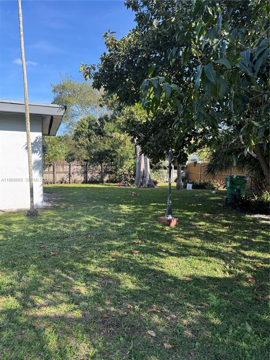 480 NE 127th St, North Miami FL 33161 photo 3