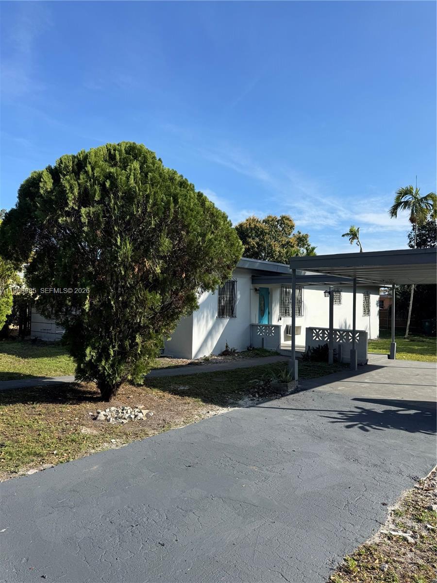 480 NE 127th St, North Miami FL 33161