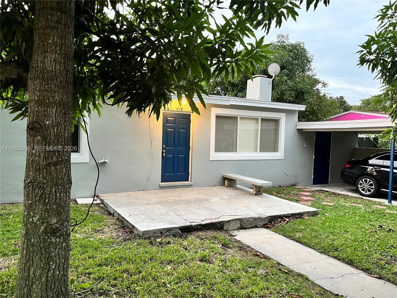 816 Beech Rd, West Palm Beach FL 33409