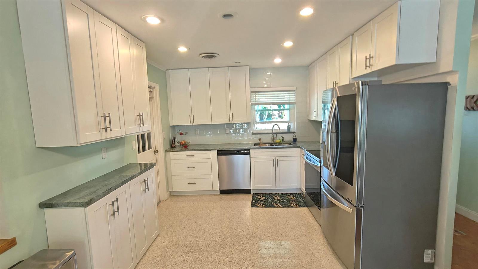 282 SE Edgewood Drive, Stuart FL 34996 photo 3