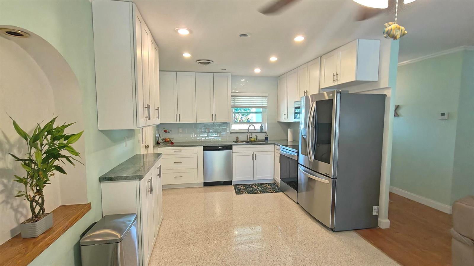 282 SE Edgewood Drive, Stuart FL 34996 photo 5