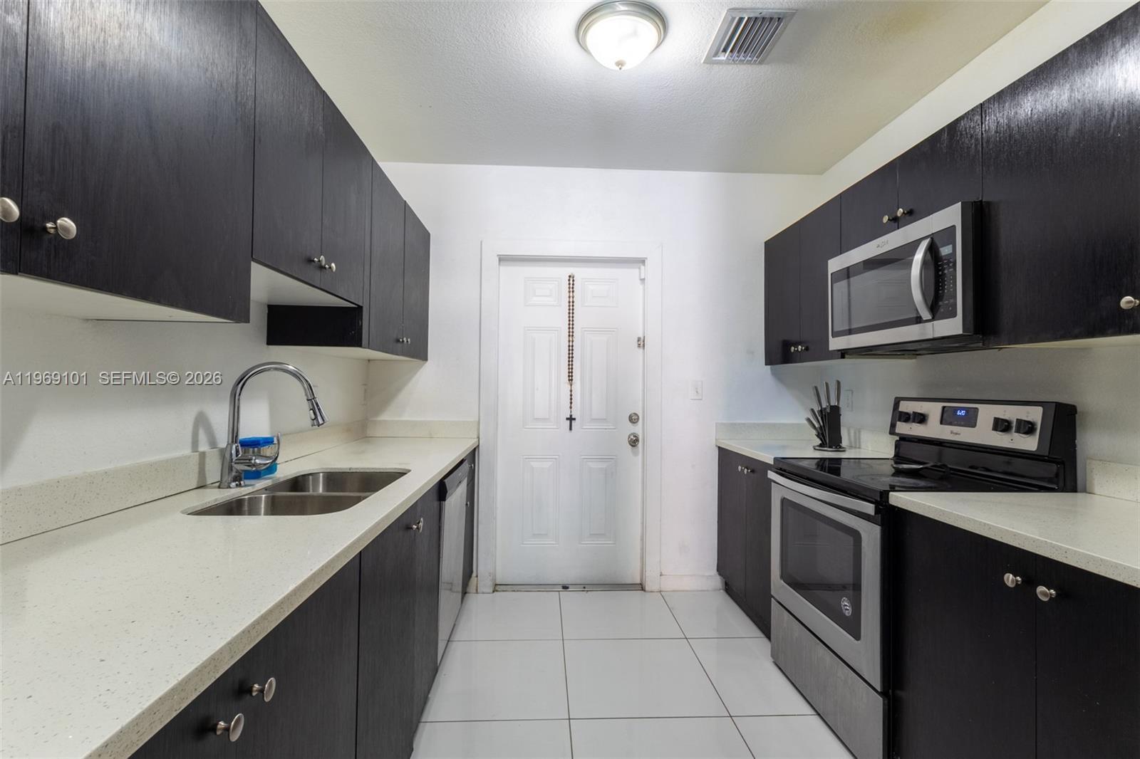1998 NW 47th St, Miami FL 33142 photo 3