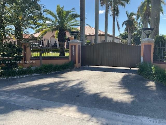 12500 SW 43rd St # R1, Miami FL 33175