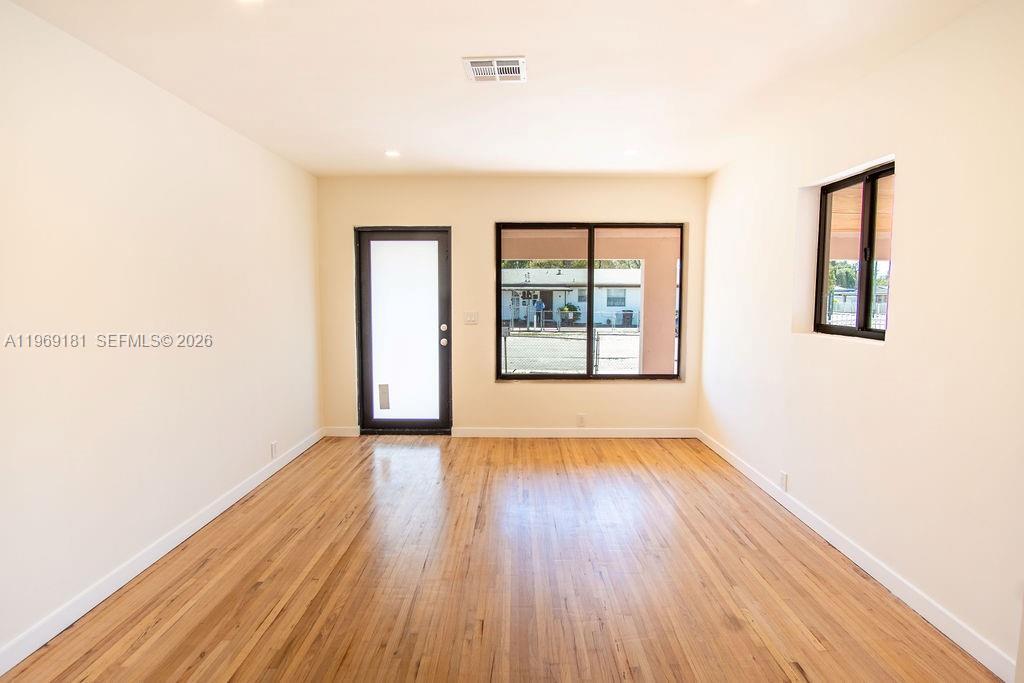 415 E 52nd St, Hialeah FL 33013 photo 2