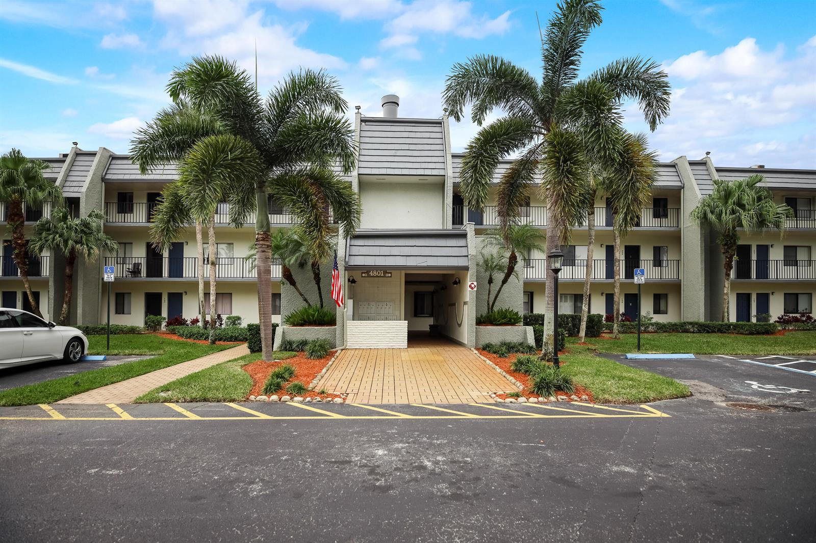 4801 Esedra Court # 201, Lake Worth FL 33467 photo 2