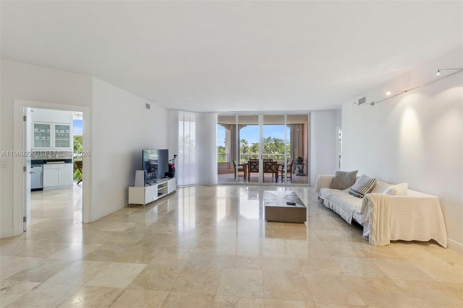 749 CRANDON BL # 411, Key Biscayne FL 33149 photo 2