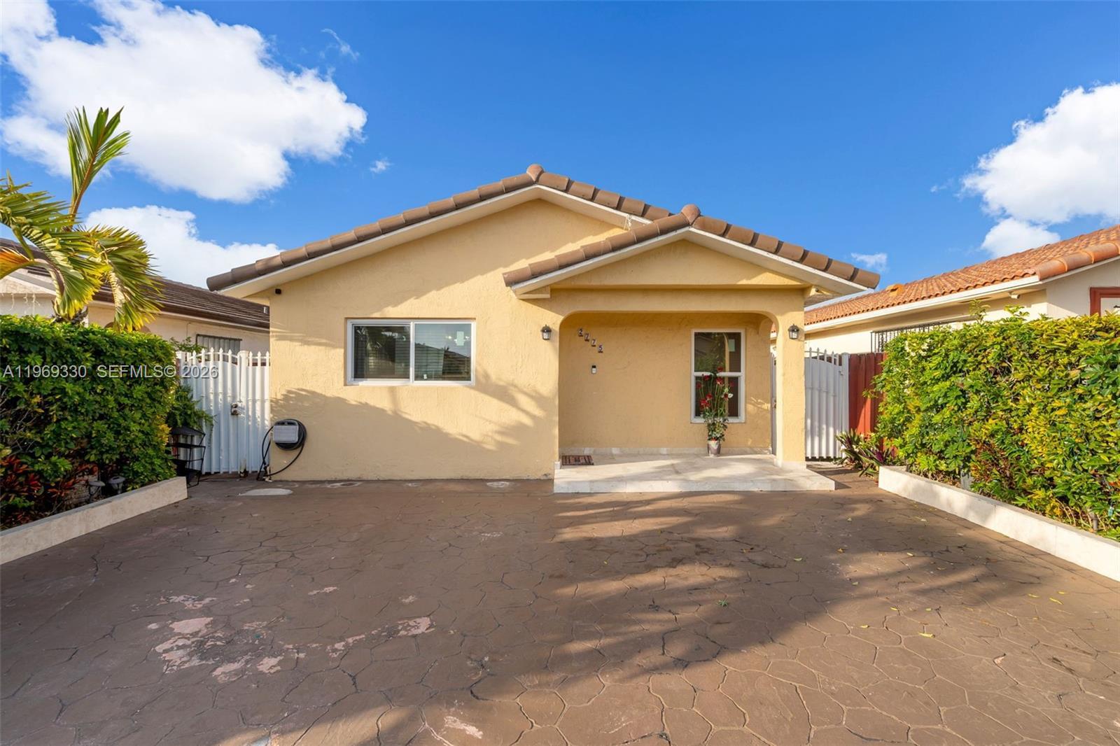 2775 W 71st Pl, Hialeah FL 33016