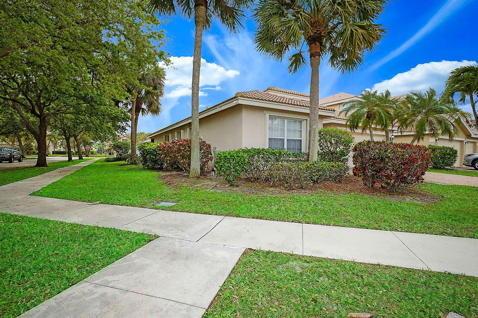 5028 Solar Point Drive, FL 33463