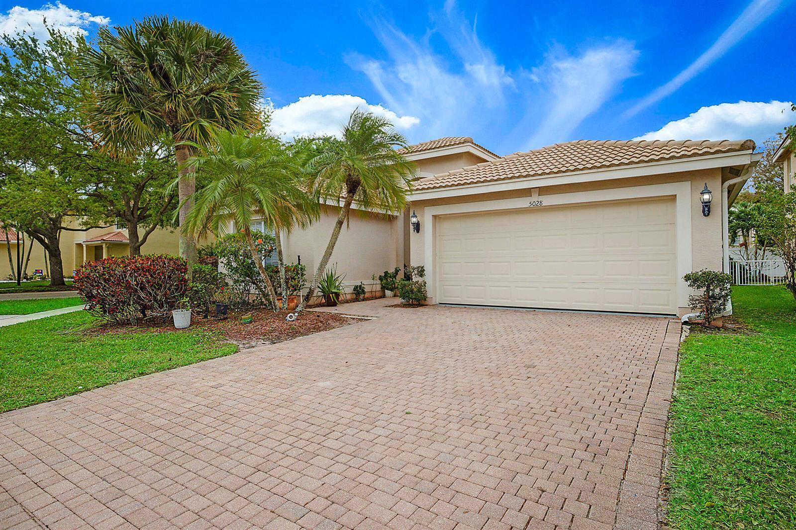 5028 Solar Point Drive, FL 33463 photo 4