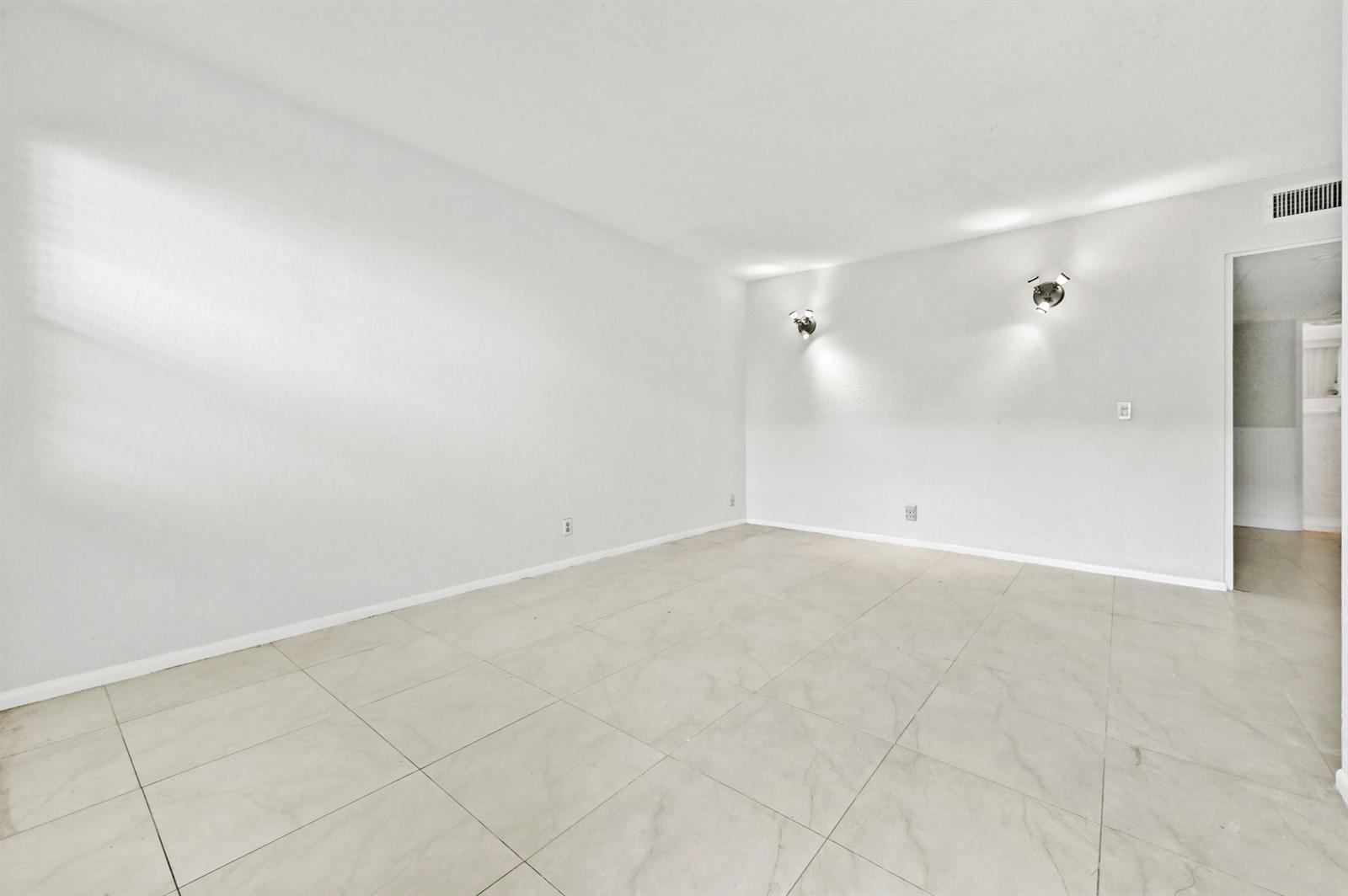 240 Croton Avenue # 102, Lantana FL 33462 photo 3