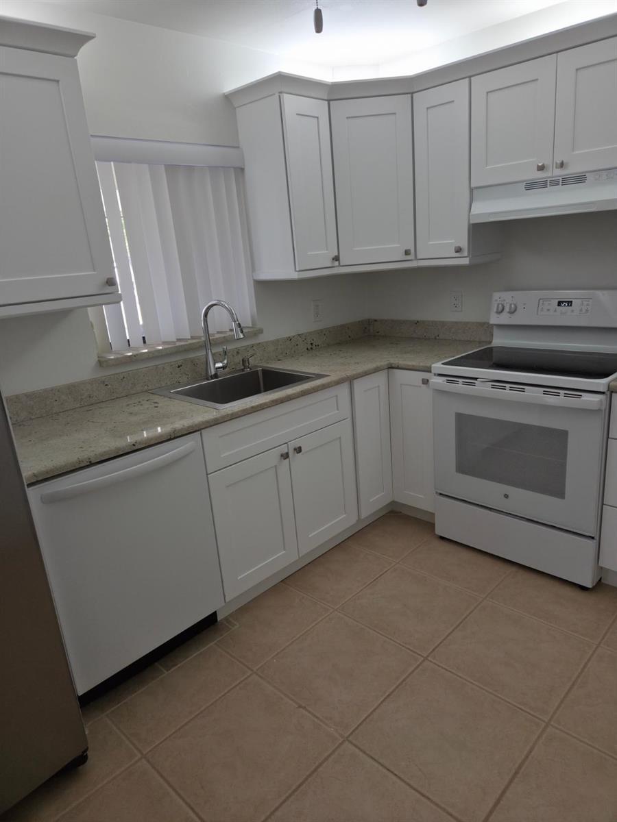 3372 Perimeter Drive, FL 33467 photo 2