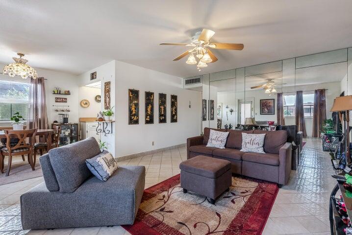657 Brittany N, Delray Beach FL 33446 photo 3