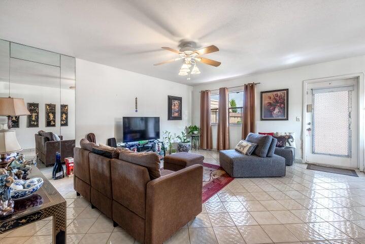 657 Brittany N, Delray Beach FL 33446 photo 5