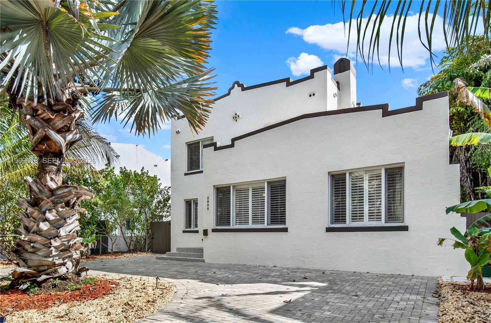 2006 SW 12th St, Miami FL 33135 photo 2