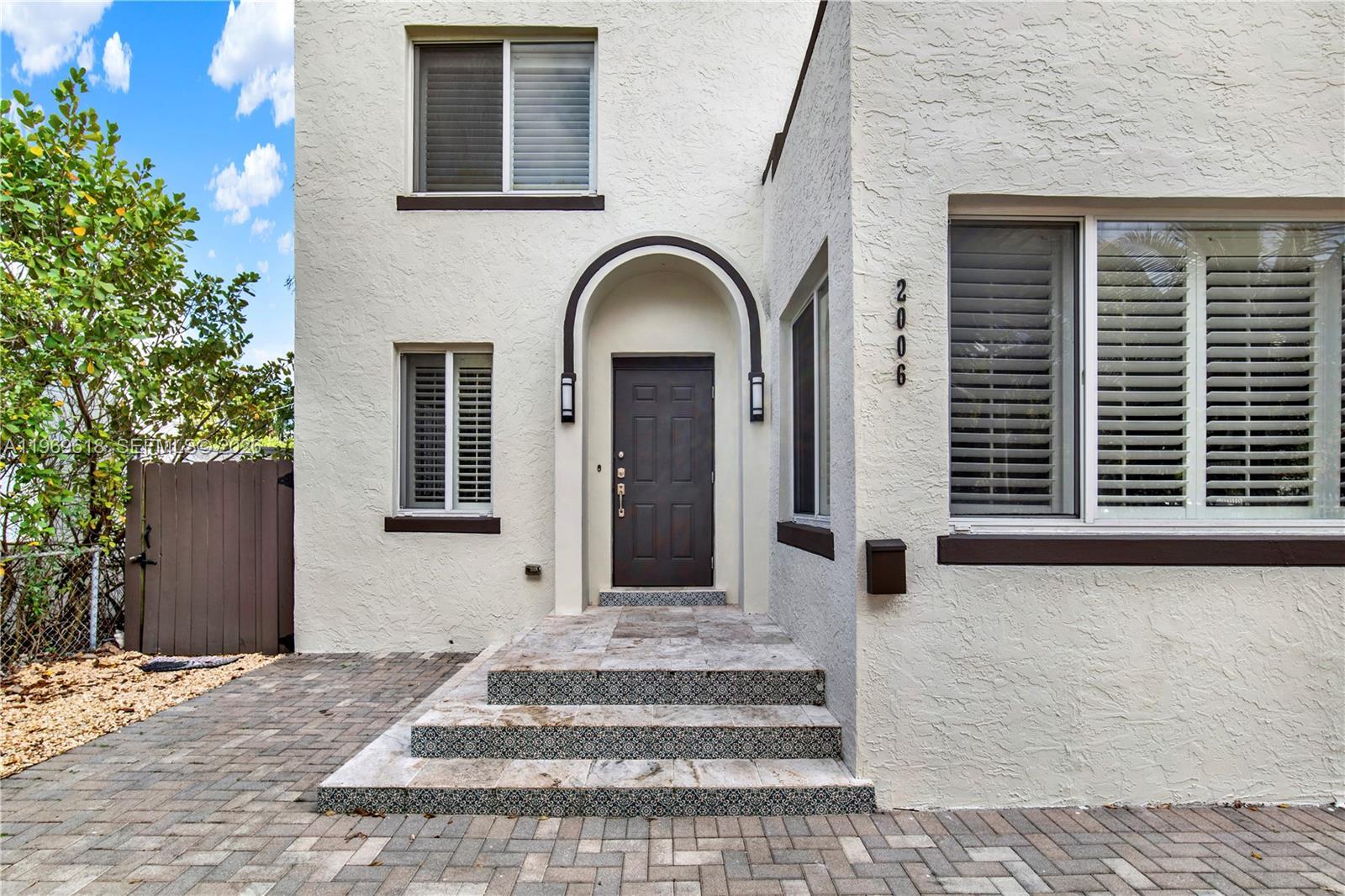 2006 SW 12th St, Miami FL 33135 photo 4