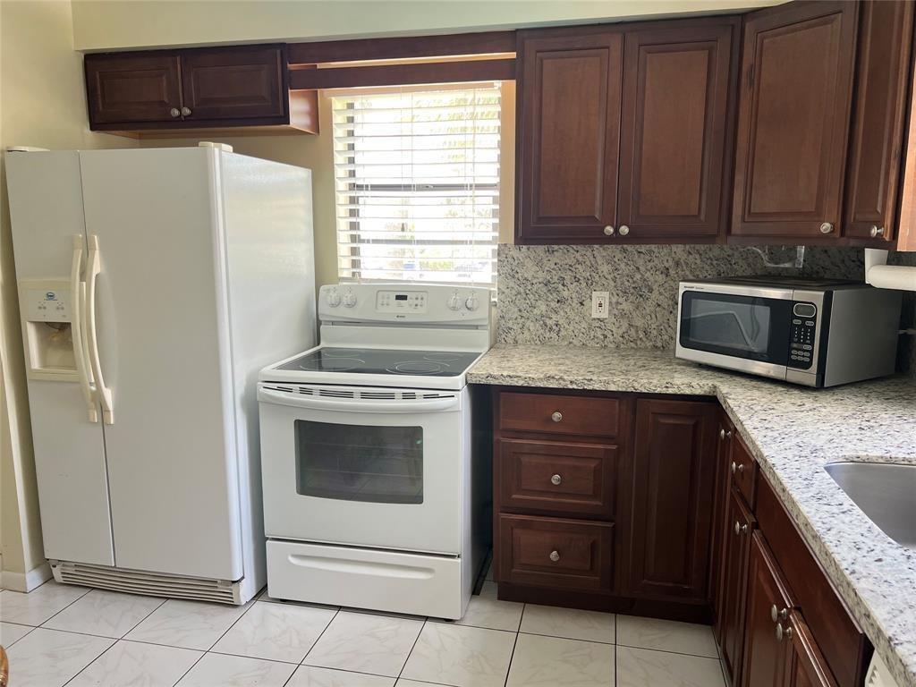 445 SE 21st Avenue # 201, Deerfield Beach FL 33441 photo 5