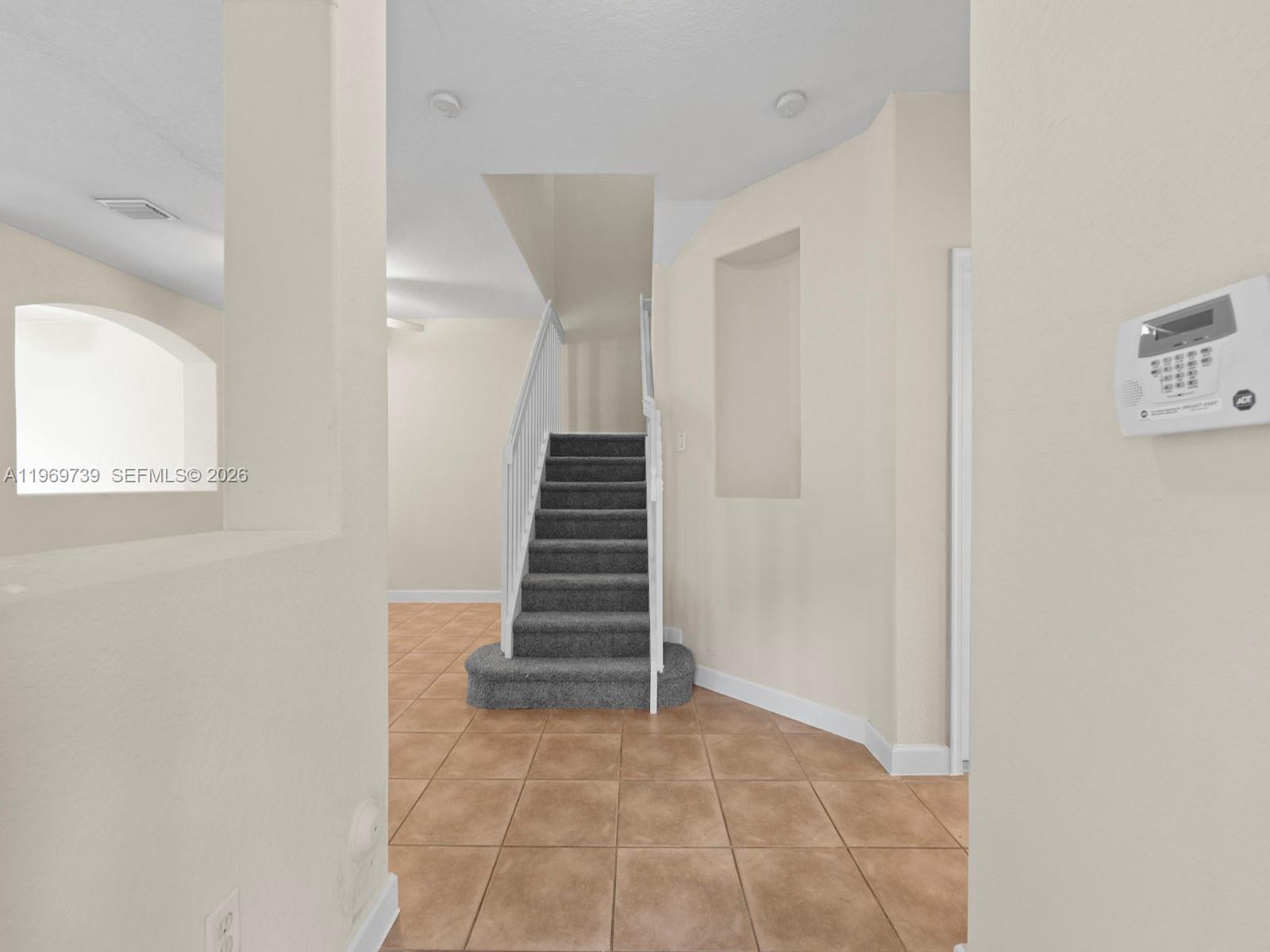 1483 SE 25th Ave, Homestead FL 33035 photo 2