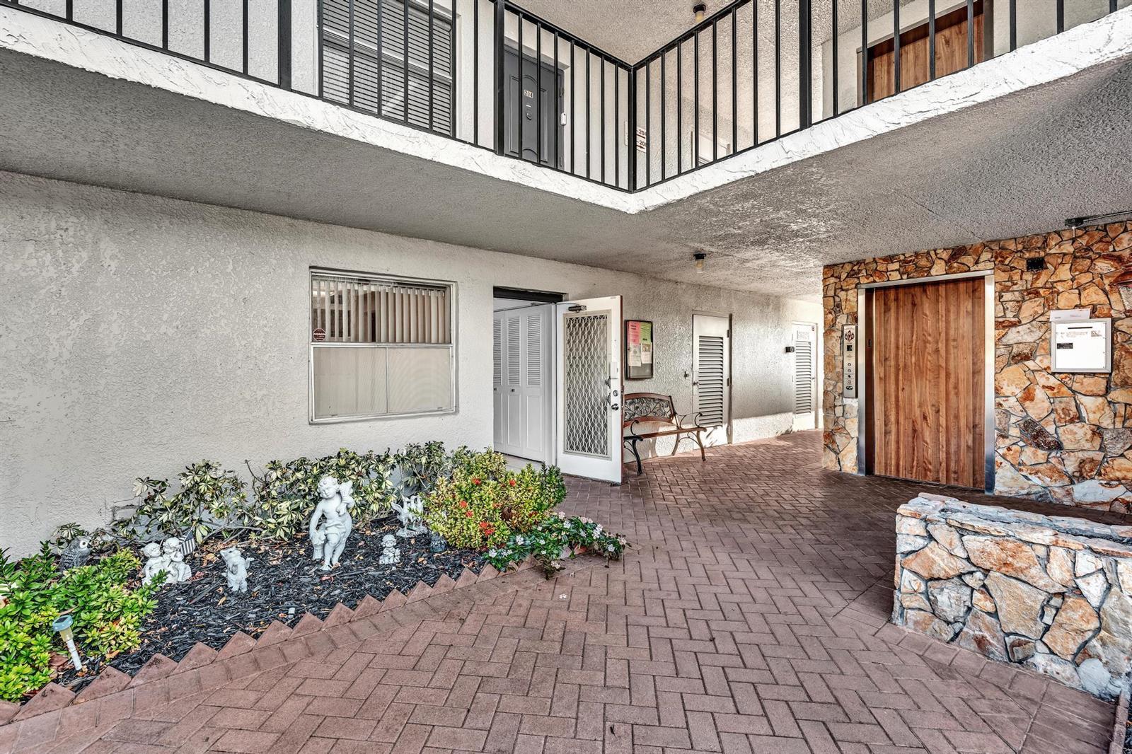 6650 S Oriole Boulevard # 1040, Delray Beach FL 33446