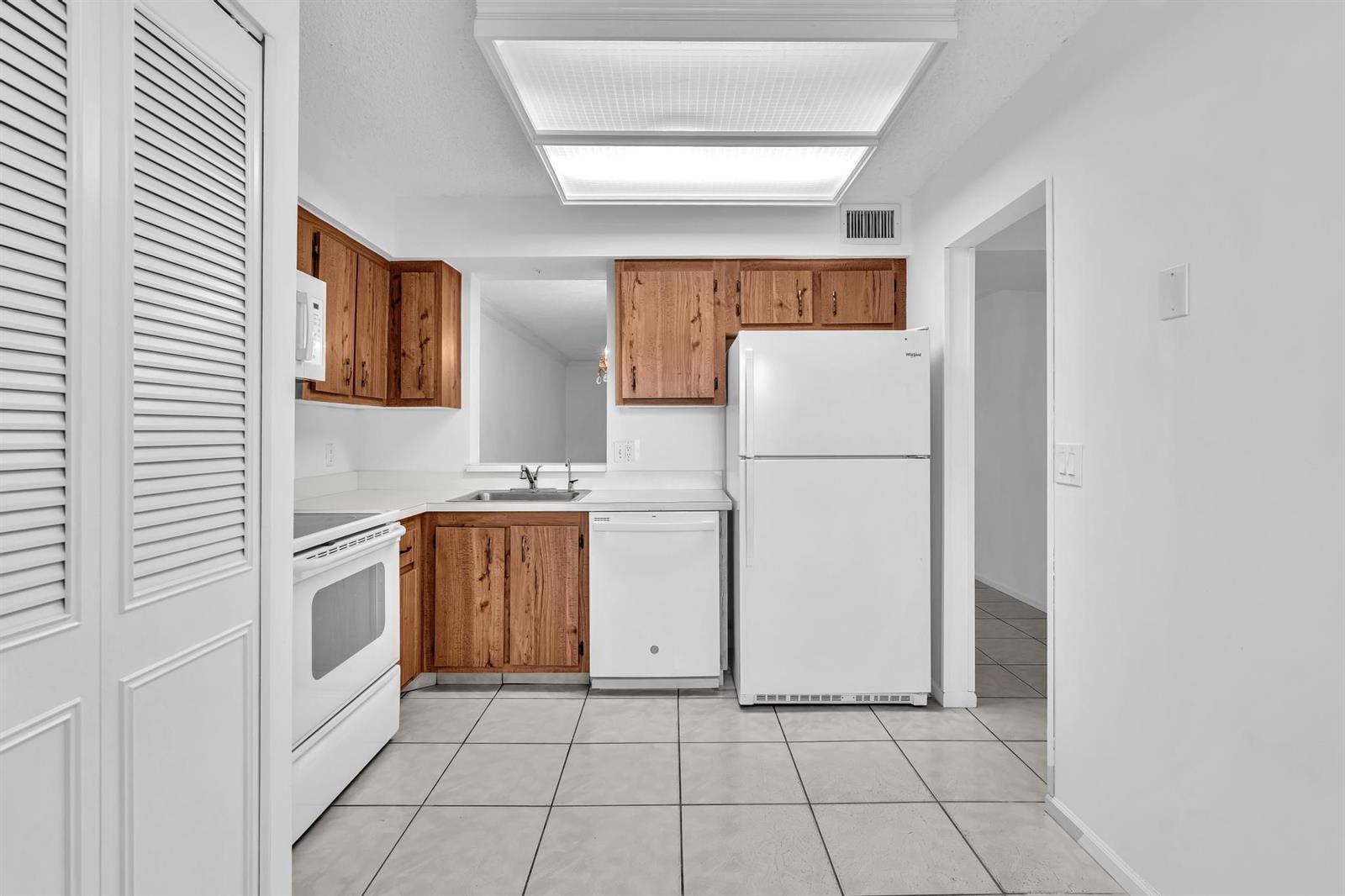 6650 S Oriole Boulevard # 1040, Delray Beach FL 33446 photo 5