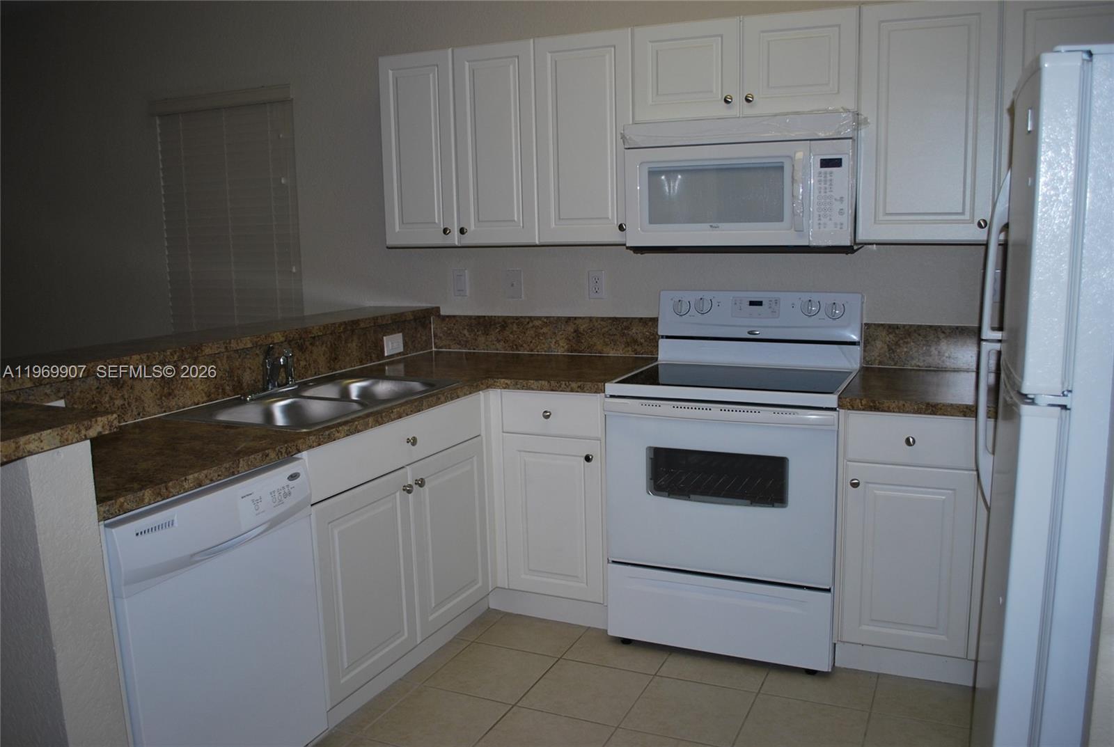 22200 SW 93rd Pl, Cutler Bay FL 33190 photo 2