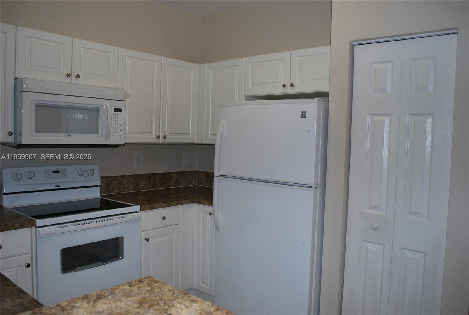 22200 SW 93rd Pl, Cutler Bay FL 33190 photo 3