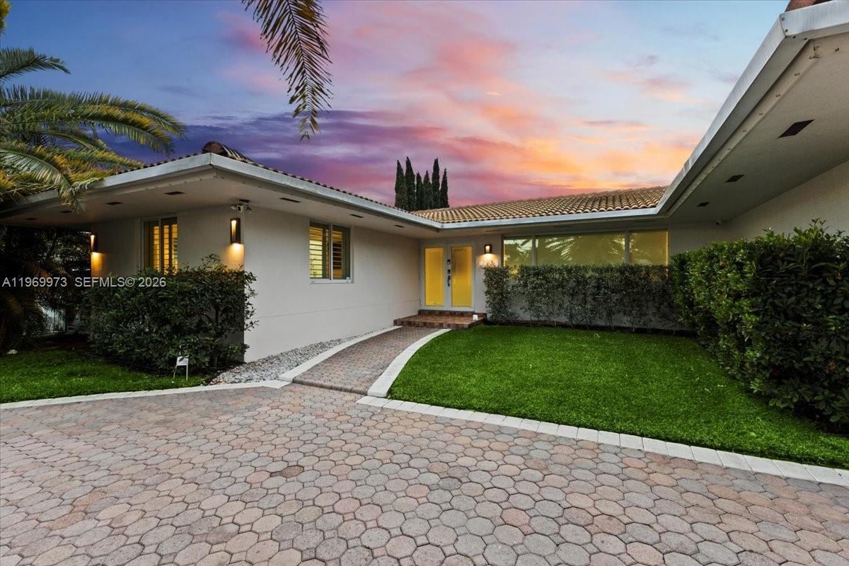 12930 Oleander Rd, North Miami FL 33181 photo 2