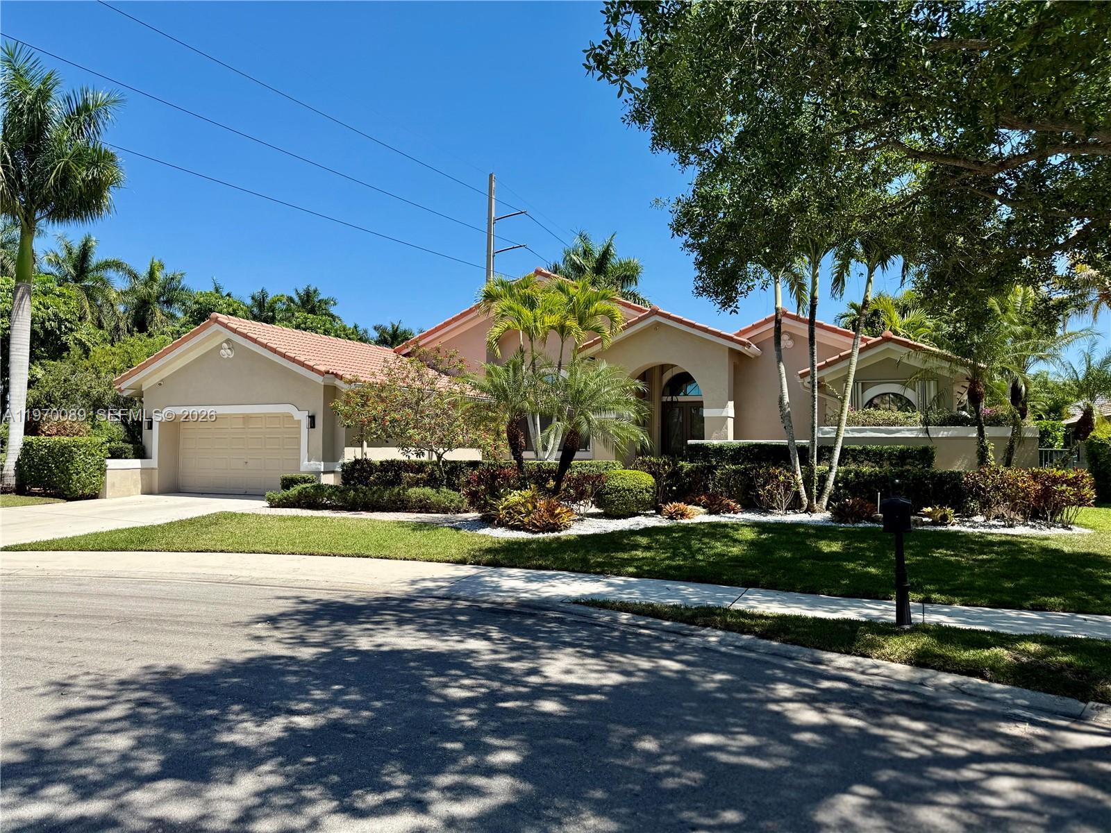 1040 Sandalwood Ln, Weston FL 33326