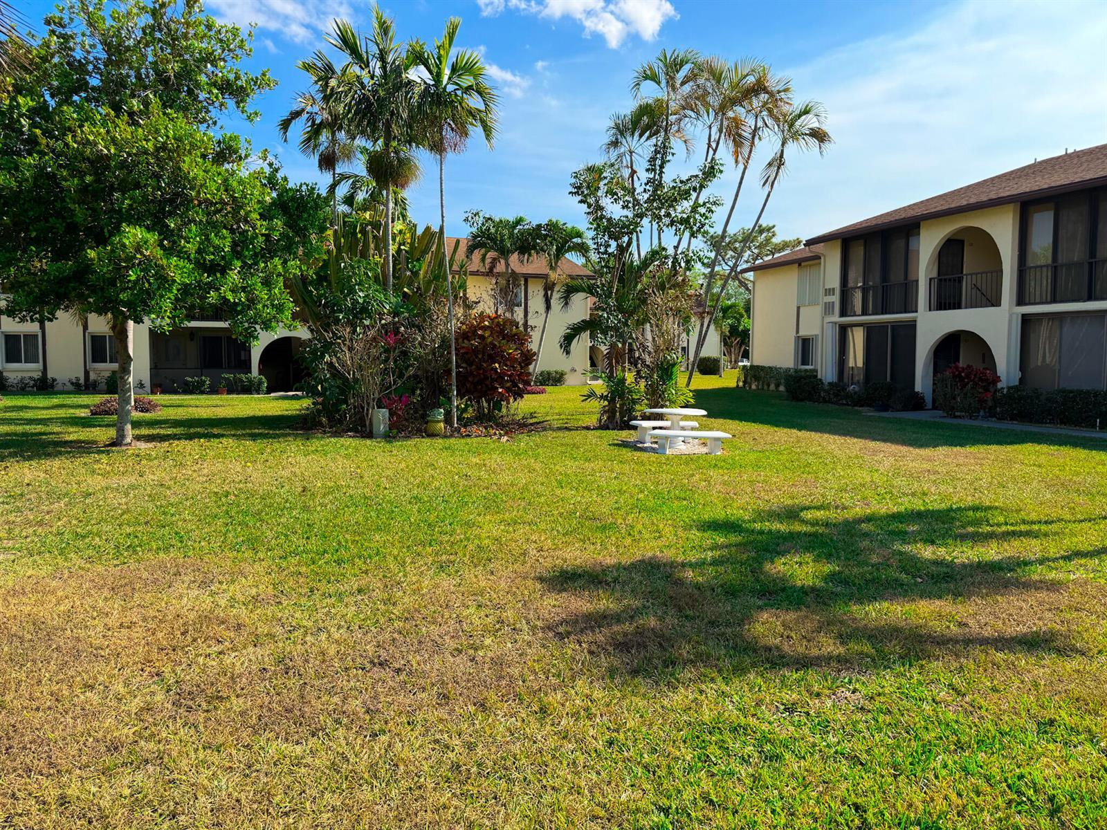 3530 Pine Needle Drive # 2, FL 33463 photo 2
