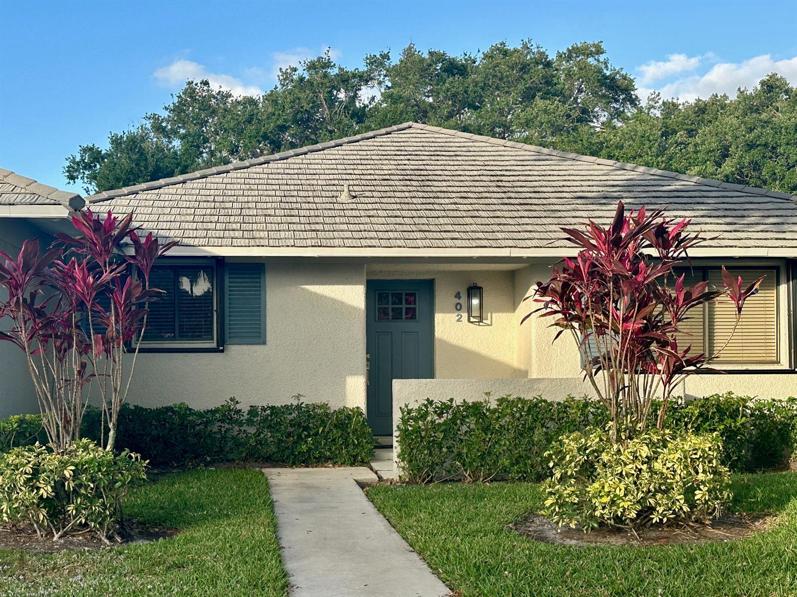 402 Club Drive, Palm Beach Gardens FL 33418