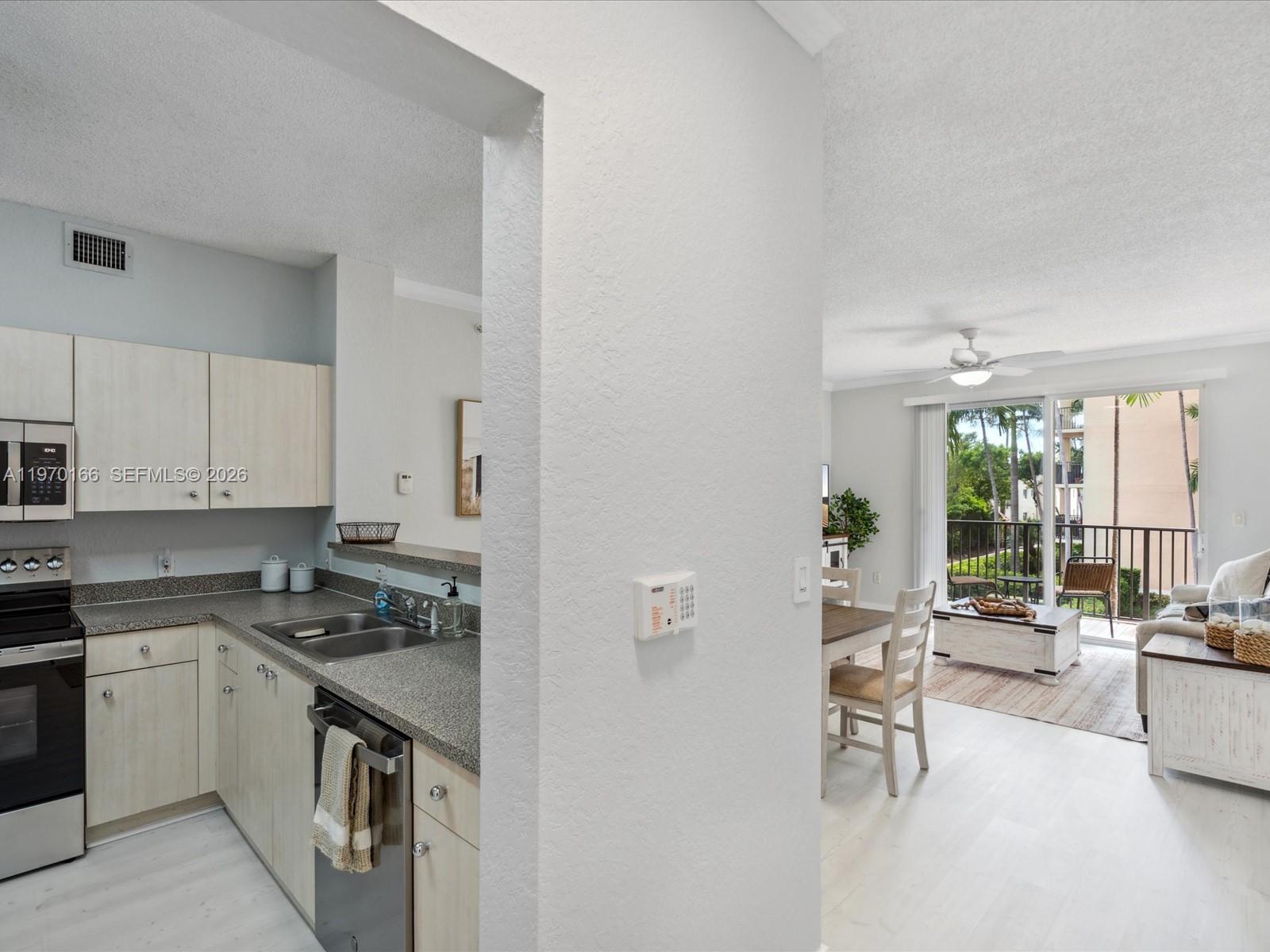 1803 N Flagler Dr # 213, West Palm Beach FL 33407 photo 4