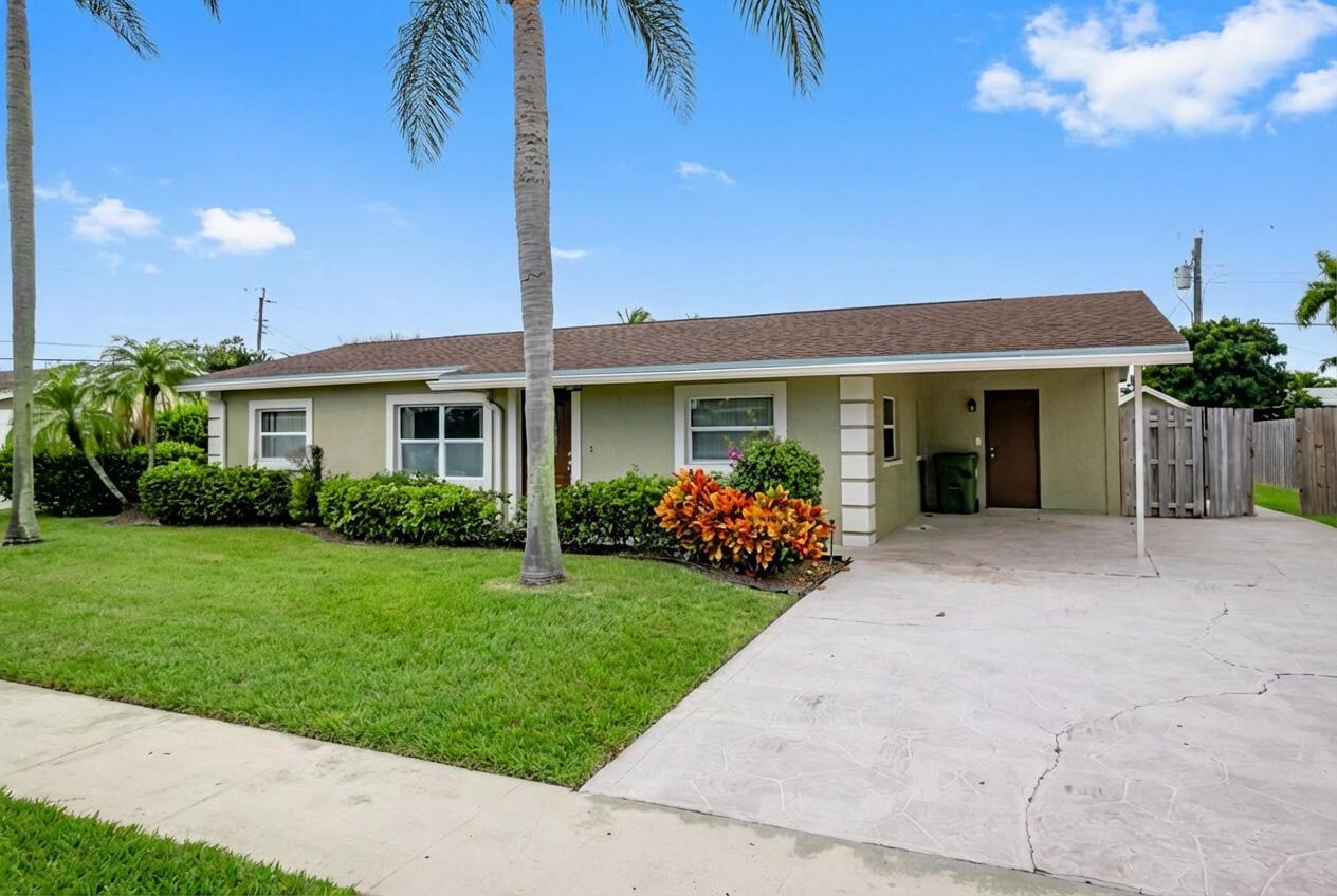 425 Palo Alto Drive, Palm Springs FL 33461 photo 2