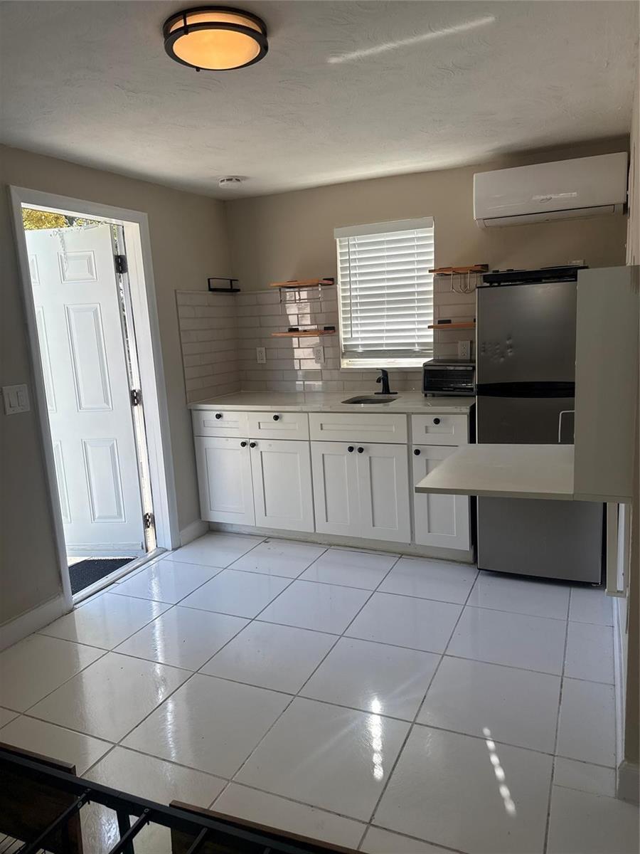 299 SE 12th Avenue, Deerfield Beach FL 33441 photo 2